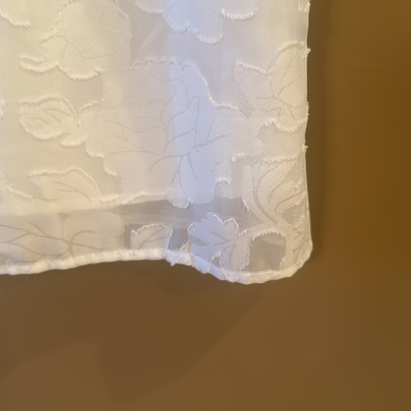 Textured and gorgeous must have blouse - Picture 5 of 6